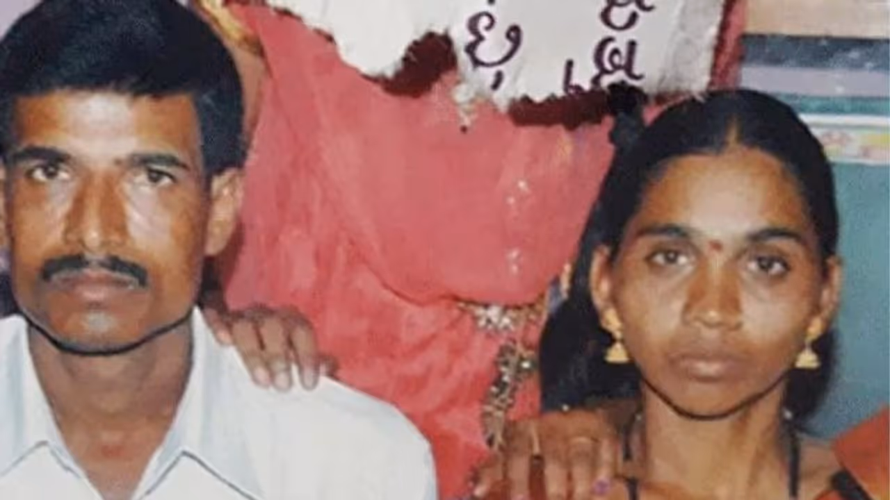 ഇഷ്ടം കുറവെന്ന് സംശയം; മാതാപിതാക്കളെ അടക്കം കുടുംബത്തിലെ നാല് പേരെ 17 കാരി വിഷം കൊടുത്ത് കൊന്നു ഇഷ്ടം കുറവെന്ന് സംശയം; മാതാപിതാക്കളെ അടക്കം കുടുംബത്തിലെ നാല് പേരെ 17 കാരി വിഷം കൊടുത്ത് കൊന്നു