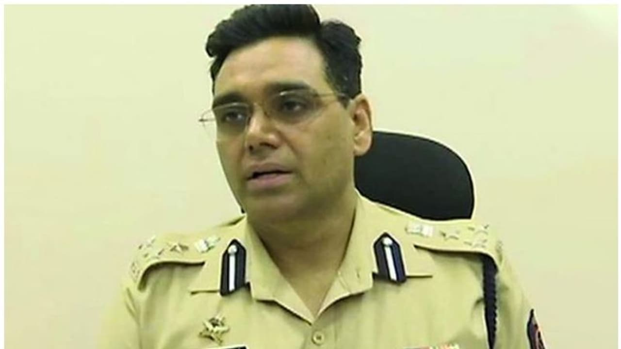 പന്ത്രണ്ടാം ക്ലാസിൽ തോറ്റു, ഡ്രൈവറായി ജോലി, യാചകർക്കൊപ്പം ഉറങ്ങി: ജീവിതം പറഞ്ഞ് മനോജ്കുമാർ ശർമ്മ ഐപിഎസ്