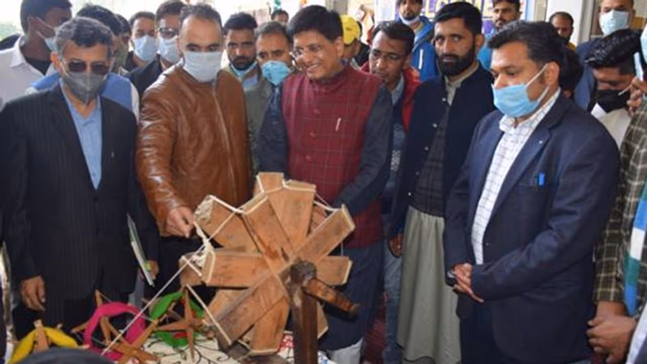 जम्मू कश्मीर में पर्यटन को बढ़ावा देने सरकार की कोशिशें रंग लाईं, देश विदेश के इन्वेस्टर्स दिखा रहे रुचि जम्मू कश्मीर में पर्यटन को बढ़ावा देने सरकार की कोशिशें रंग लाईं, देश विदेश के इन्वेस्टर्स दिखा रहे रुचि