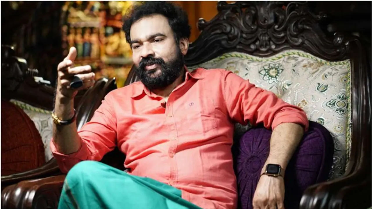 Monson Mavunkal : മോൻസൻ മാവുങ്കലിൽ നിന്ന് ലക്ഷങ്ങൾ കൈപ്പറ്റി; പൊലീസ് ഉദ്യോ​ഗസ്ഥർക്കെതിരെ വകുപ്പ് തല അന്വേഷണവും