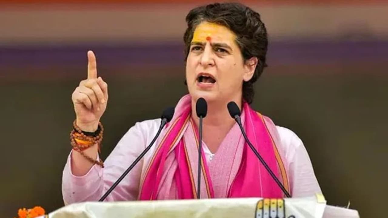 Priyanka Gandhi बोलीं ये तो UP की महिलाएं जानती हैं कि उन्हें रोज किस समस्या से जूझना पड़ता है Priyanka Gandhi बोलीं ये तो UP की महिलाएं जानती हैं कि उन्हें रोज किस समस्या से जूझना पड़ता है
