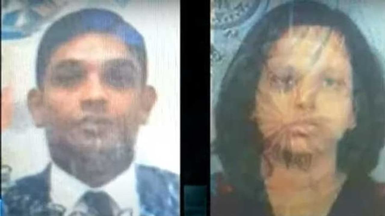 இலங்கை தமிழர்கள் பணத்தை கையாடல் செய்து ஆட்டையை போட்ட நபர்கள்.. நீதிமன்றம் பிறப்பித்த அதிரடி உத்தரவு..! இலங்கை தமிழர்கள் பணத்தை கையாடல் செய்து ஆட்டையை போட்ட நபர்கள்.. நீதிமன்றம் பிறப்பித்த அதிரடி உத்தரவு..!