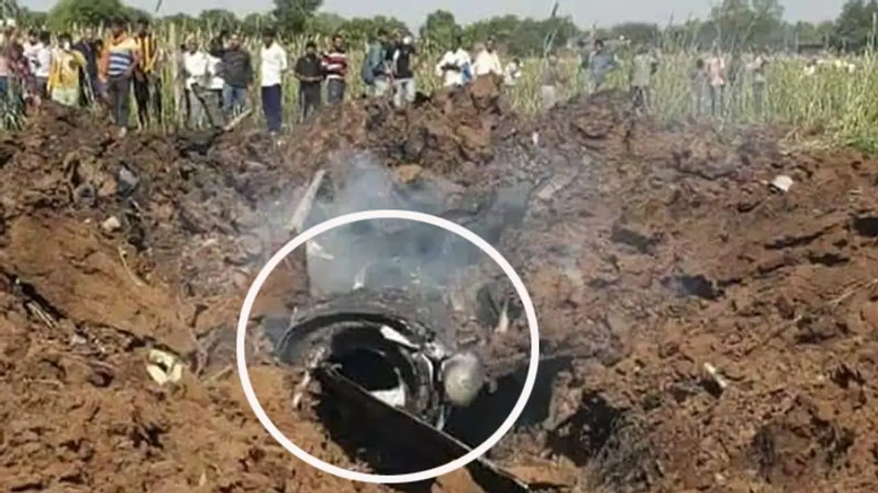 MP में वायुसेना का लड़ाकू विमान क्रैश, जमीने के अंदर जा घुसा प्लेन..पायलट ने चंद सेकंड पहले ऐसे बचाई जान MP में वायुसेना का लड़ाकू विमान क्रैश, जमीने के अंदर जा घुसा प्लेन..पायलट ने चंद सेकंड पहले ऐसे बचाई जान