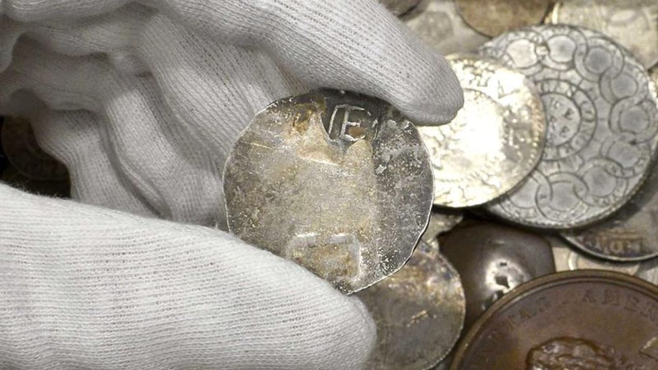 പതിനേഴാം നൂറ്റാണ്ടിലെ ചില്ലിക്കാശിന് 2 കോടി പതിനേഴാം നൂറ്റാണ്ടിലെ ചില്ലിക്കാശിന് 2 കോടി