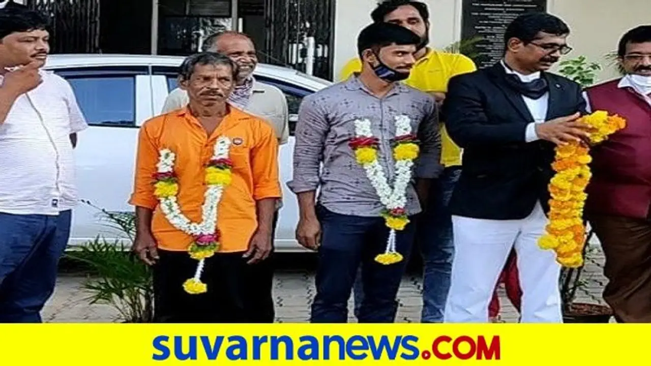 ನಕ್ಸಲ್ ನಂಟು : ತಂದೆ ಮಗ ನಿರ್ದೋಷಿ: 9 ವರ್ಷಗಳ ಬಳಿಕ ಕೇಸ್ ಸುಖಾಂತ್ಯ ನಕ್ಸಲ್ ನಂಟು : ತಂದೆ ಮಗ ನಿರ್ದೋಷಿ: 9 ವರ್ಷಗಳ ಬಳಿಕ ಕೇಸ್ ಸುಖಾಂತ್ಯ