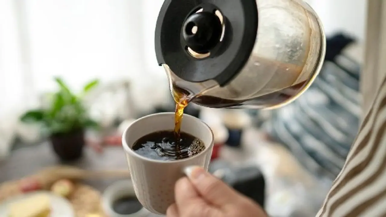 വണ്ണം കുറയ്ക്കാന്‍ 'ബ്ലാക്ക് കോഫി'?; അറിയാം അഞ്ച് കാര്യങ്ങള്‍...