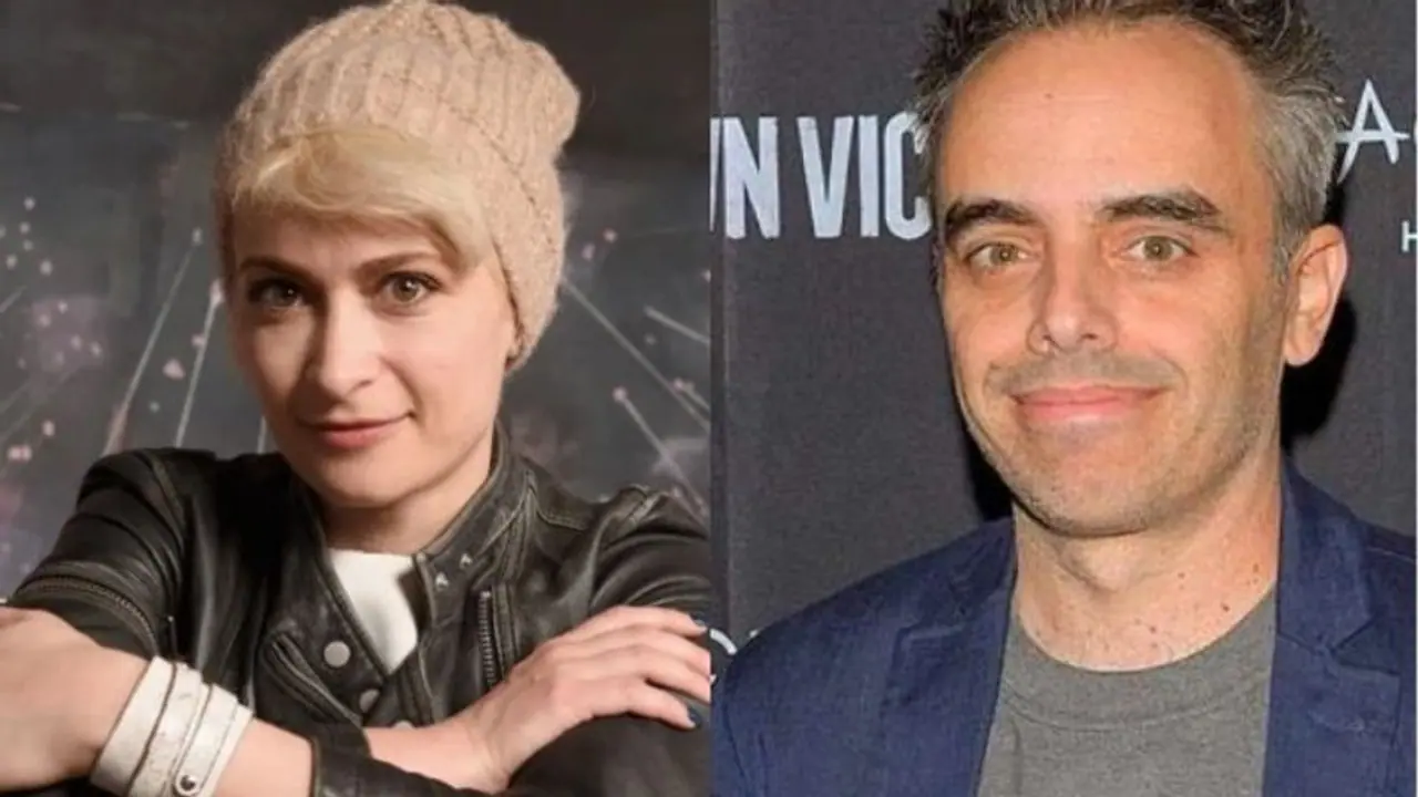 ചിത്രീകരണത്തിനിടെ നടന്റെ കയ്യിലെ തോക്കില് നിന്ന് വെടിയേറ്റ് ഛായാഗ്രാഹക മരിച്ചു, സംവിധായകന് പരുക്ക് ചിത്രീകരണത്തിനിടെ നടന്റെ കയ്യിലെ തോക്കില് നിന്ന് വെടിയേറ്റ് ഛായാഗ്രാഹക മരിച്ചു, സംവിധായകന് പരുക്ക്