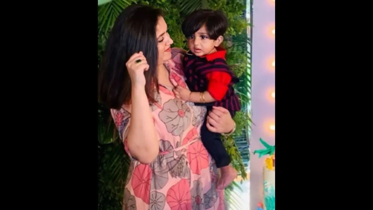 ಡಾನ್ಸಿಂಗ್ ವೇದಿಕೆಯಲ್ಲಿ ಚಿರು ಪುತ್ರ; ಮಗನ ಬಾಯಲ್ಲಿ ಅಮ್ಮ ಪದ ಕೇಳಿ ಸಂಭ್ರಮಿಸಿದ ಮೇಘನಾ