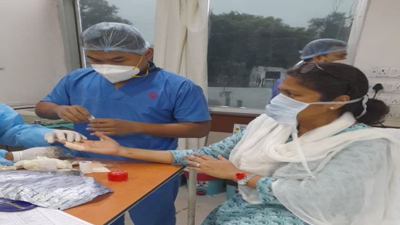 त्रिपुरा में टीएमसी सांसद सुष्मिता देव के काफिले पर हमला, महिला कार्यकर्ताओं के साथ दुर्व्यवहार व छेड़छाड़ त्रिपुरा में टीएमसी सांसद सुष्मिता देव के काफिले पर हमला, महिला कार्यकर्ताओं के साथ दुर्व्यवहार व छेड़छाड़