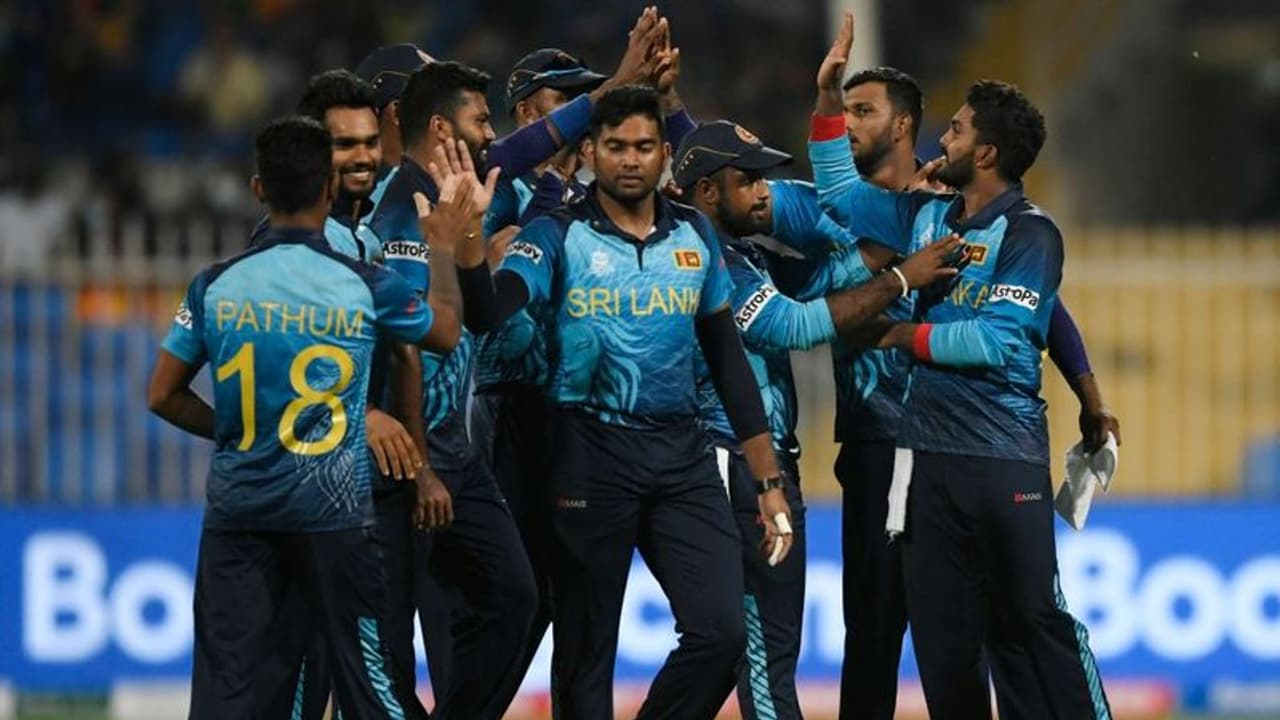 ടി20 ലോകകപ്പ്: നെതര്ലന്ഡ്സിനെ 44 റണ്സിന് എറിഞ്ഞിട്ട് വമ്പന് ജയവുമായി ശ്രീലങ്ക സൂപ്പര് 12ല് ടി20 ലോകകപ്പ്: നെതര്ലന്ഡ്സിനെ 44 റണ്സിന് എറിഞ്ഞിട്ട് വമ്പന് ജയവുമായി ശ്രീലങ്ക സൂപ്പര് 12ല്