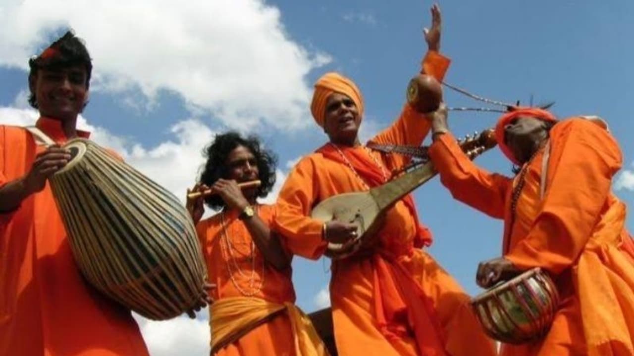 সরকারি প্রকল্প নিয়ে সচেতন করতে অভিনব উদ্যোগ, লোকশিল্পীদের দ্বারস্থ প্রশাসন