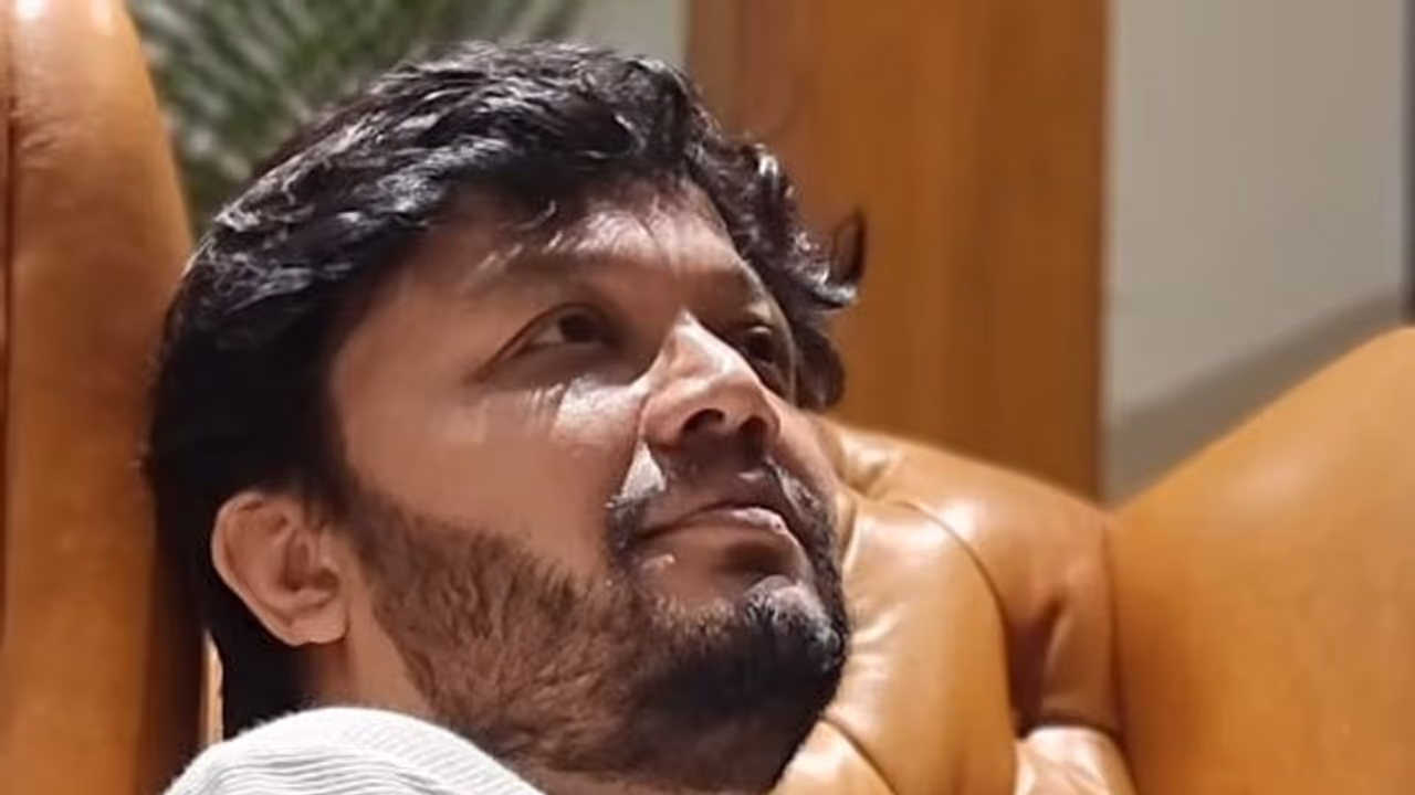 ಚಿತ್ರ ನಟ ಗಣೇಶ್ಗೆ ಬಿಗ್ ಶಾಕ್! ಸರಕಾರ ಕೊಟ್ಟ ಜಮೀನು ವಾಪಸ್ ಚಿತ್ರ ನಟ ಗಣೇಶ್ಗೆ ಬಿಗ್ ಶಾಕ್! ಸರಕಾರ ಕೊಟ್ಟ ಜಮೀನು ವಾಪಸ್