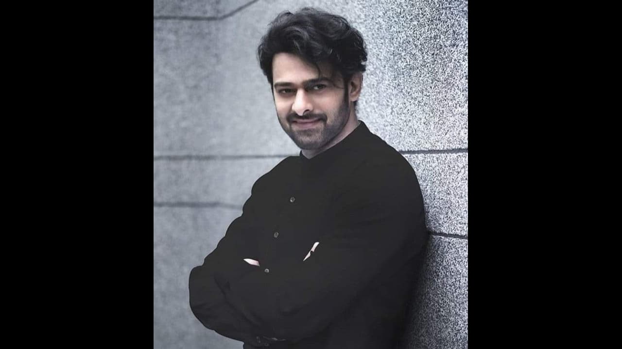 Bahubali फेम Prabhas इन तीन फिल्मों के जरिए 2022 में मचाएंगे तहलका, अलग अलग अवतार में आएंगे नजर Bahubali फेम Prabhas इन तीन फिल्मों के जरिए 2022 में मचाएंगे तहलका, अलग अलग अवतार में आएंगे नजर