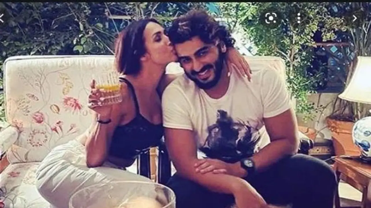 ప్రియుడికి ఘాటు ముద్దుతో.. బర్త్ డే సెలబ్రేట్ చేసుకున్న మలైకా.. ఫోటో, వీడియో వైరల్ ప్రియుడికి ఘాటు ముద్దుతో.. బర్త్ డే సెలబ్రేట్ చేసుకున్న మలైకా.. ఫోటో, వీడియో వైరల్