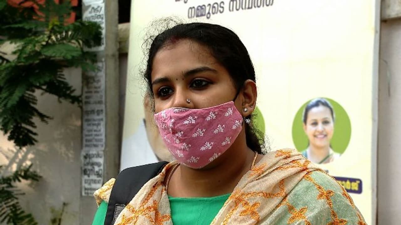 അമ്മയറിയാതെ ദത്ത്: അനുപമയുടെ പരാതികളിൽ പൊലീസിനെ ന്യായീകരിച്ച് സിറ്റി പൊലീസ് കമ്മീഷണറുടെ റിപ്പോർട്ട് അമ്മയറിയാതെ ദത്ത്: അനുപമയുടെ പരാതികളിൽ പൊലീസിനെ ന്യായീകരിച്ച് സിറ്റി പൊലീസ് കമ്മീഷണറുടെ റിപ്പോർട്ട്