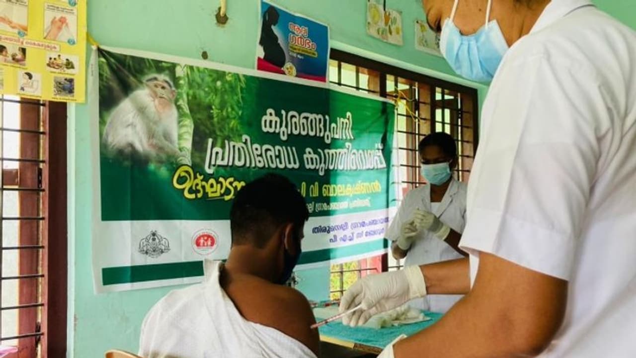 വയനാട്ടില് കുരങ്ങുപനി പ്രതിരോധ കുത്തിവെപ്പ് തുടങ്ങി; രോഗം വരാതിരിക്കാൻ അറിഞ്ഞിരിക്കേണ്ടത്... വയനാട്ടില് കുരങ്ങുപനി പ്രതിരോധ കുത്തിവെപ്പ് തുടങ്ങി; രോഗം വരാതിരിക്കാൻ അറിഞ്ഞിരിക്കേണ്ടത്...