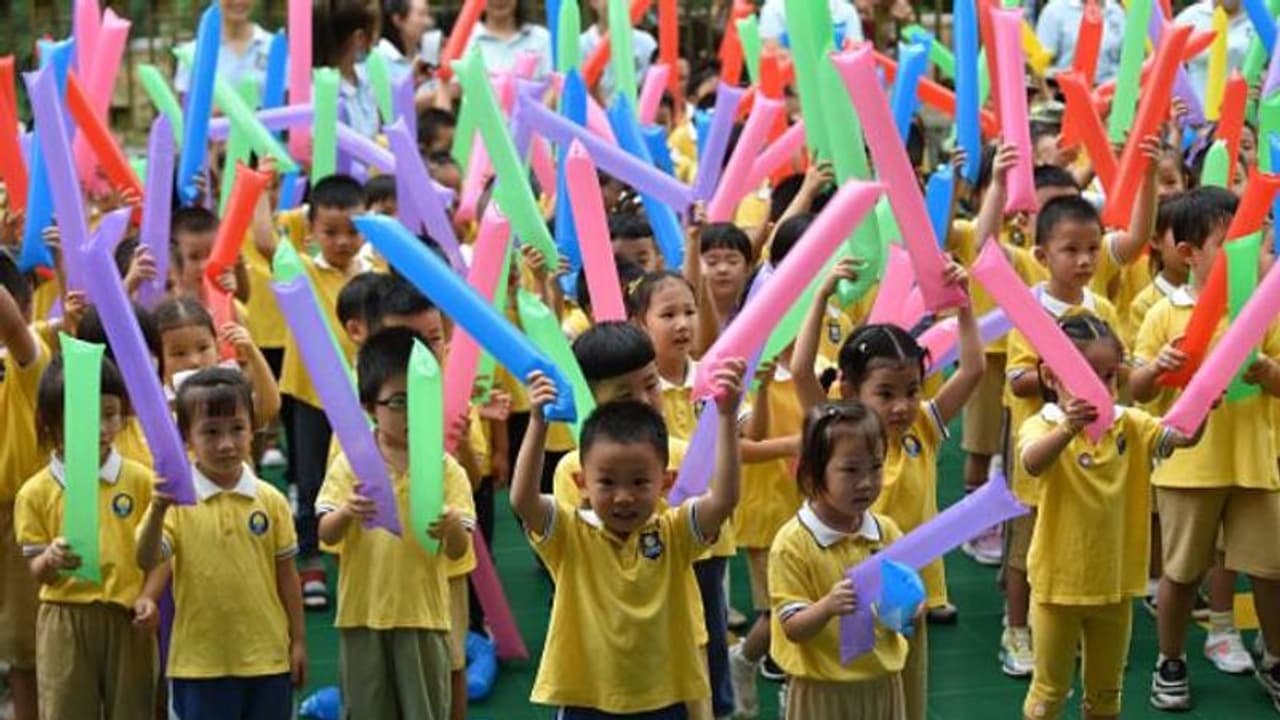 കുട്ടികൾക്ക് അധികം ഹോംവർക്ക് നൽകി അവരെ ബുദ്ധിമുട്ടിക്കരുത്, പുതിയ നിയമവുമായി ചൈന