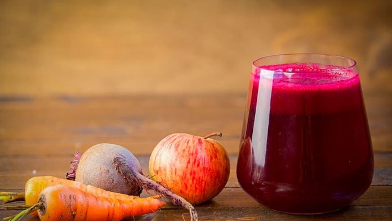 ചര്മ്മത്തിന്റെ ആരോഗ്യത്തിന് ഡയറ്റില് ഉള്പ്പെടുത്താം ഈ 'സൂപ്പര്' ജ്യൂസ് ചര്മ്മത്തിന്റെ ആരോഗ്യത്തിന് ഡയറ്റില് ഉള്പ്പെടുത്താം ഈ 'സൂപ്പര്' ജ്യൂസ്