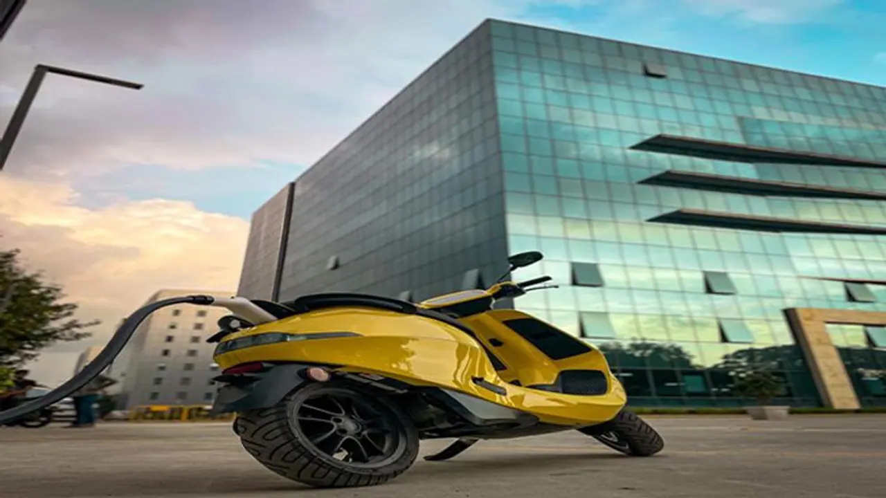 Ola Scooter: কী করে চার্জ দেবেন ওলা স্কুটারে, CEO র একটি ভিডিওতে মুশকিল আসান Ola Scooter: কী করে চার্জ দেবেন ওলা স্কুটারে, CEO র একটি ভিডিওতে মুশকিল আসান