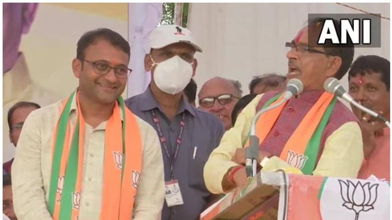 തെരഞ്ഞെടുപ്പിന് തൊട്ടുമുമ്പ് കോണ്‍ഗ്രസ് എംഎല്‍എ ബിജെപിയില്‍