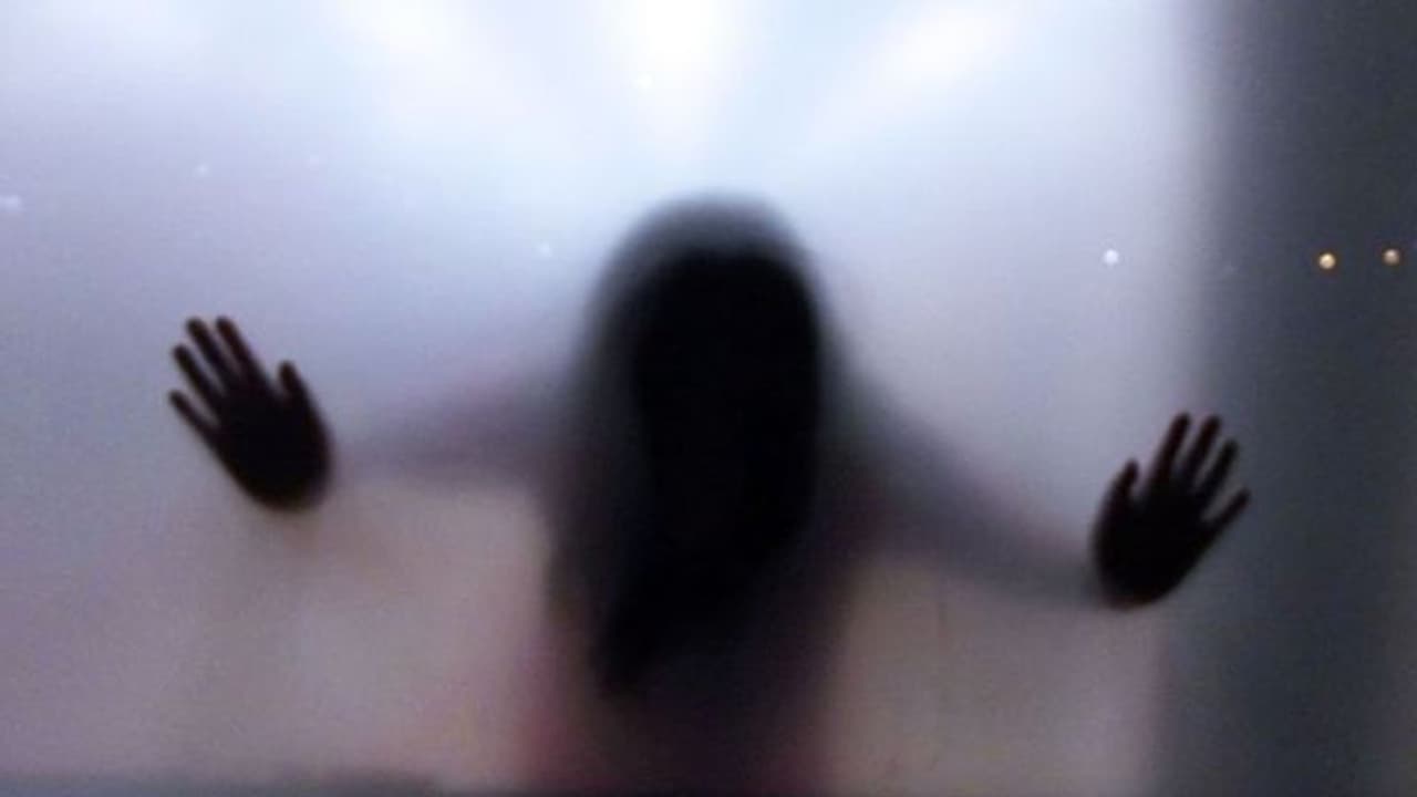 నిజామాబాద్ లో కలకలం.. దయ్యం భయంతో హాస్టల్ ఖాళీ...!!