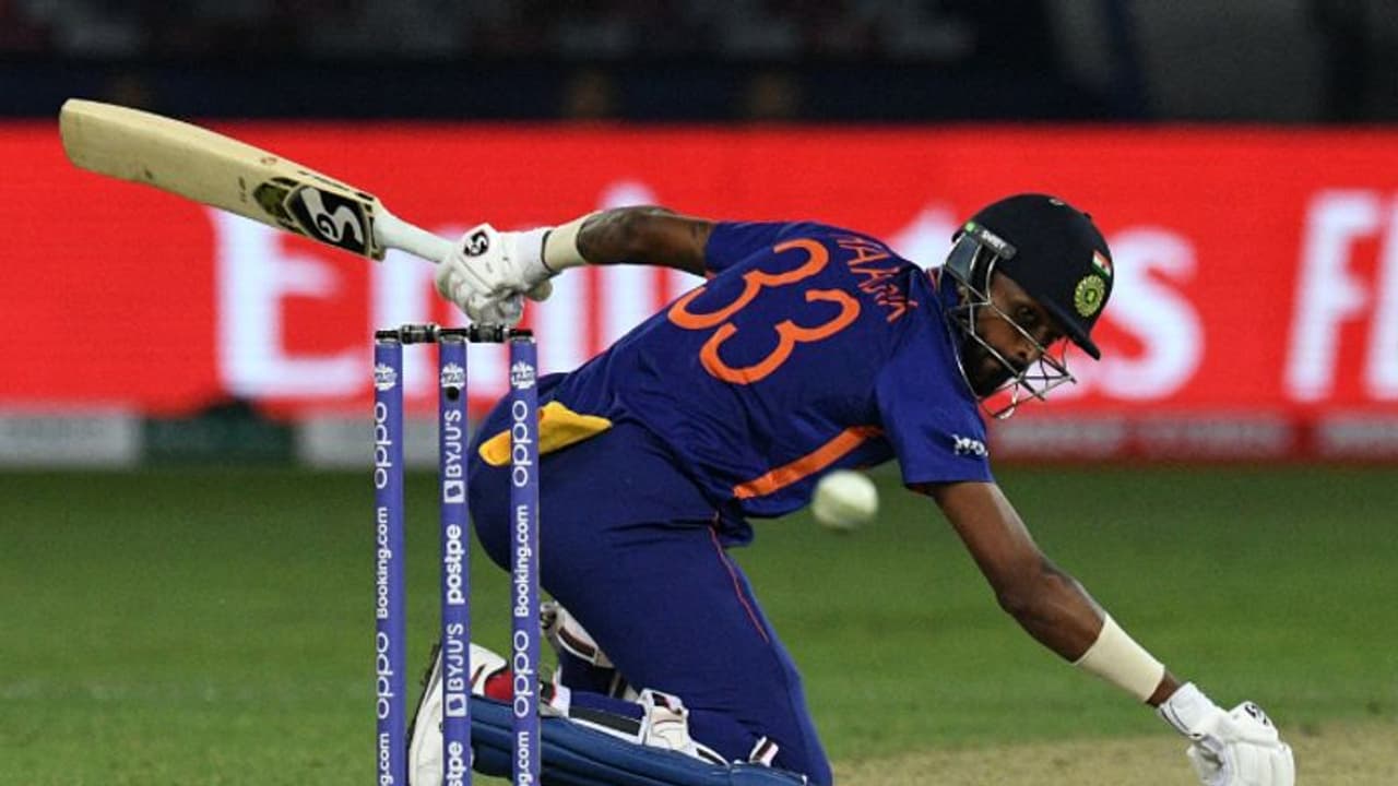 ടി20 ലോകകപ്പ്: കൂനിന്മേല് കുരുപോലെ വീണ്ടും പരിക്ക്; ഹർദിക് പാണ്ഡ്യയെ സ്കാനിംഗിന് വിധേയനാക്കി ടി20 ലോകകപ്പ്: കൂനിന്മേല് കുരുപോലെ വീണ്ടും പരിക്ക്; ഹർദിക് പാണ്ഡ്യയെ സ്കാനിംഗിന് വിധേയനാക്കി