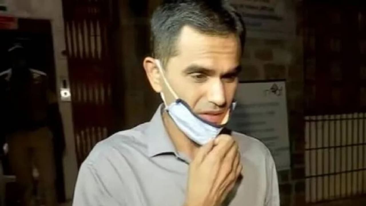 Drug Case: नवाब मलिक के सनसनीखेज ट्वीट, समीर वानखेड़े बोले बहन और स्वर्गीय मां को भी टारगेट किया जा रहा Drug Case: नवाब मलिक के सनसनीखेज ट्वीट, समीर वानखेड़े बोले बहन और स्वर्गीय मां को भी टारगेट किया जा रहा