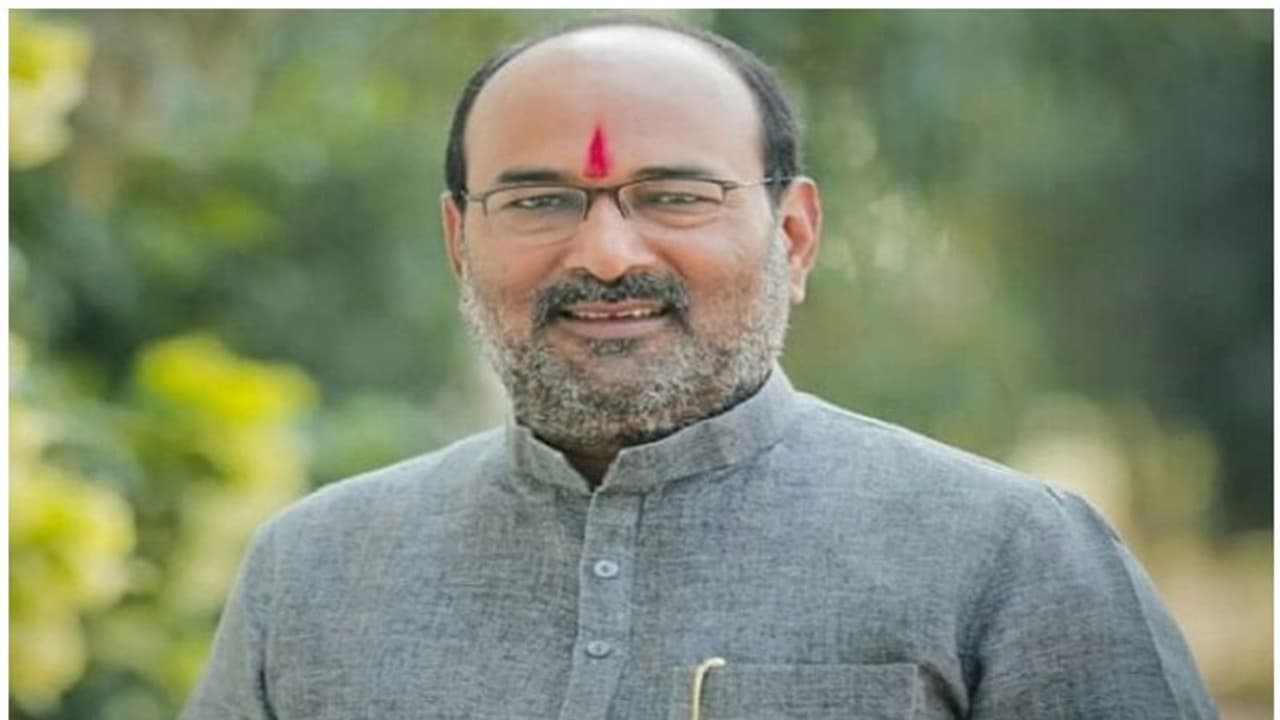 'ഞാന് ബിജെപിയാണ്, ഇഡി എന്റെ പിന്നാലെ വരില്ല'; വിവാദമായി എംപിയുടെ പരാമര്ശം 'ഞാന് ബിജെപിയാണ്, ഇഡി എന്റെ പിന്നാലെ വരില്ല'; വിവാദമായി എംപിയുടെ പരാമര്ശം