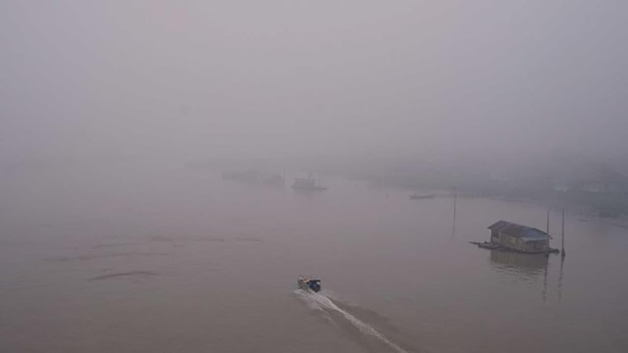 మూసీకి పోటెత్తిన వరద: బీబీనగర్ పోచంపల్లి లోలెవల్ వంతెనపై నుండి వరద, రాకపోకలు బంద్