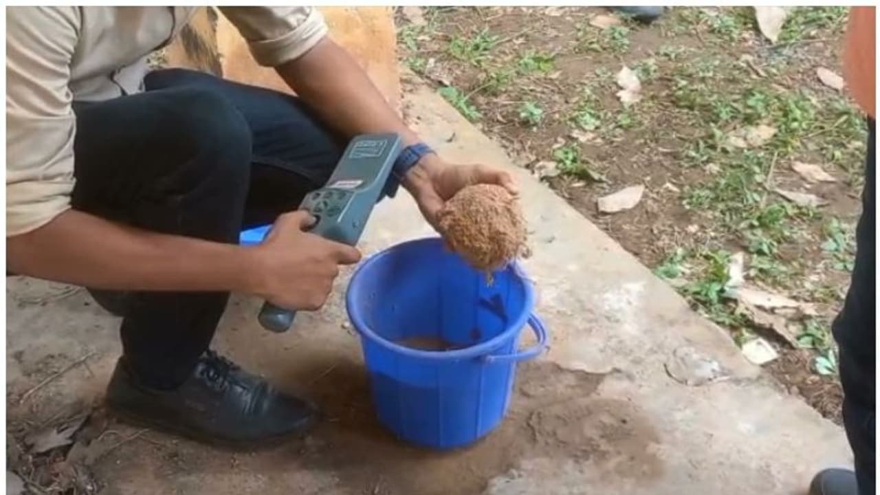 കണ്ണൂരില്‍ സ്കൂള്‍ ശുചിമുറിയില്‍ ബക്കറ്റില്‍ ബോംബ്; നിര്‍വീര്യമാക്കി, പൊലീസ് അന്വേഷണം തുടങ്ങി