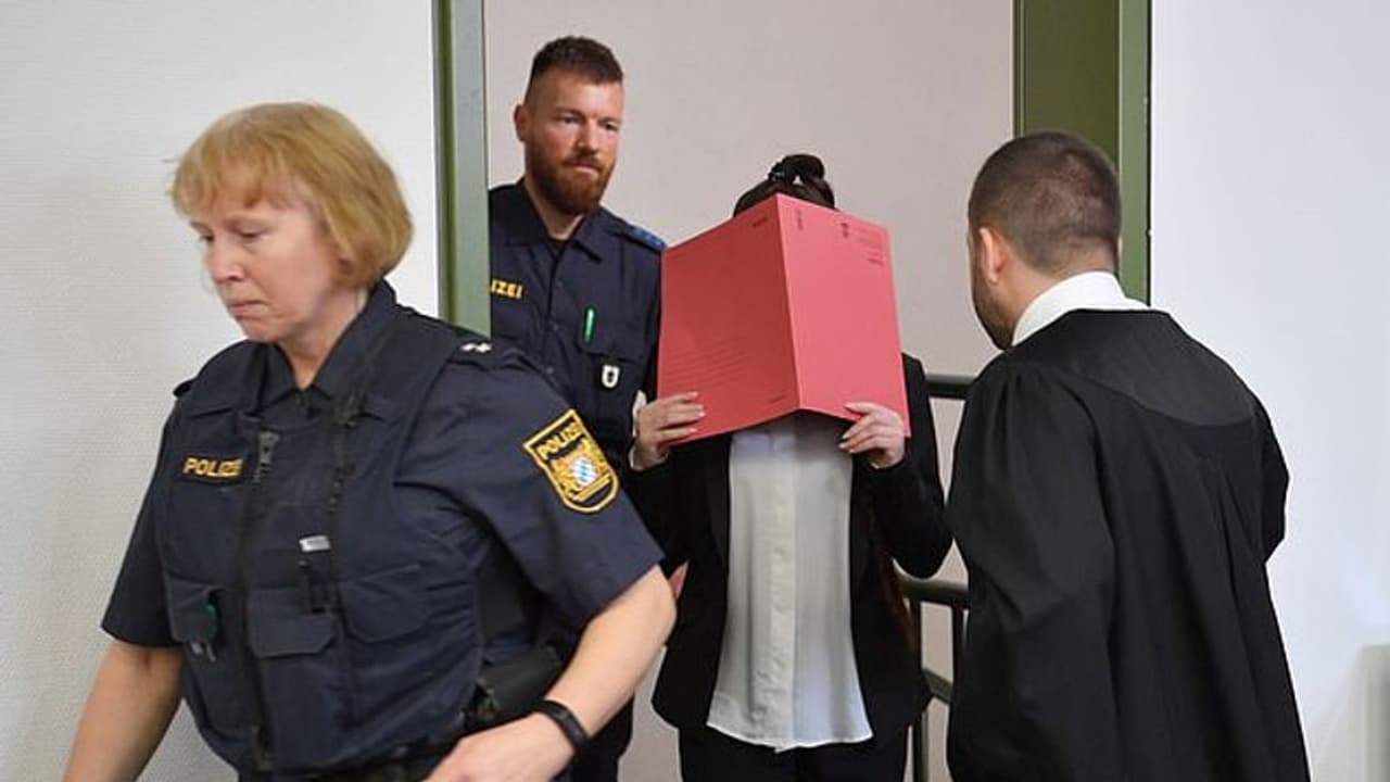 അഞ്ചുവയസ്സുകാരിയെ കിടക്കയില് മൂത്രമൊഴിച്ചതിന് കൊന്നു; ഐസിസ് വധുവിന് തടവ് അഞ്ചുവയസ്സുകാരിയെ കിടക്കയില് മൂത്രമൊഴിച്ചതിന് കൊന്നു; ഐസിസ് വധുവിന് തടവ്