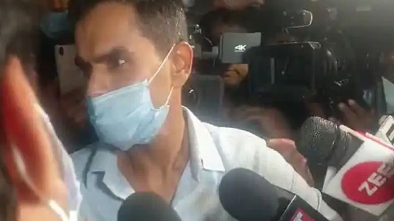 দিল্লিতে নেমেই মুখ খুললেন সমীর ওয়াংখেড়ে, আরিয়ান খান মাদক মামলার NCB কর্তা কী বললেন দিল্লিতে নেমেই মুখ খুললেন সমীর ওয়াংখেড়ে, আরিয়ান খান মাদক মামলার NCB কর্তা কী বললেন