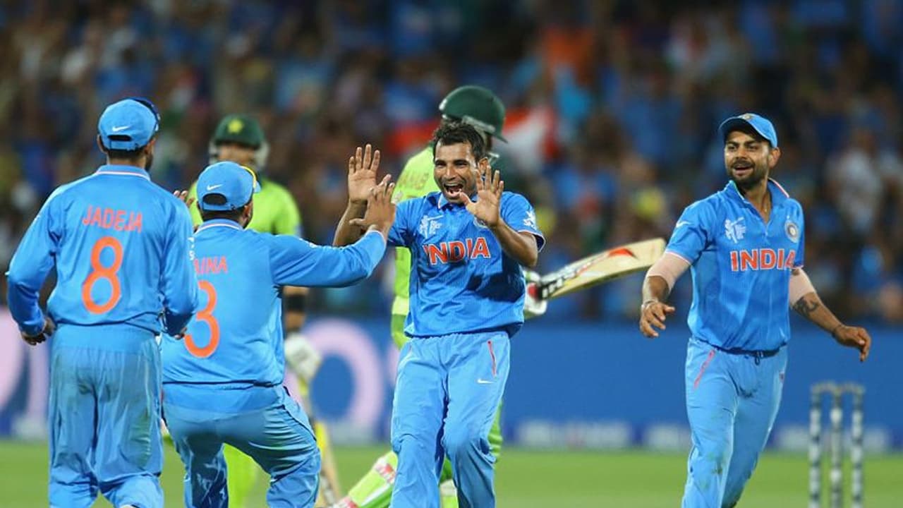 മറക്കരുത്; 2015ലെ ലോകകപ്പില് പാക്കിസ്ഥാനെതിരെ ഹീറോ ആയത് ഷമി, വിദ്വേഷ പ്രചാരണങ്ങള്ക്ക് മറുപടിയുമായി ആരാധകര് മറക്കരുത്; 2015ലെ ലോകകപ്പില് പാക്കിസ്ഥാനെതിരെ ഹീറോ ആയത് ഷമി, വിദ്വേഷ പ്രചാരണങ്ങള്ക്ക് മറുപടിയുമായി ആരാധകര്