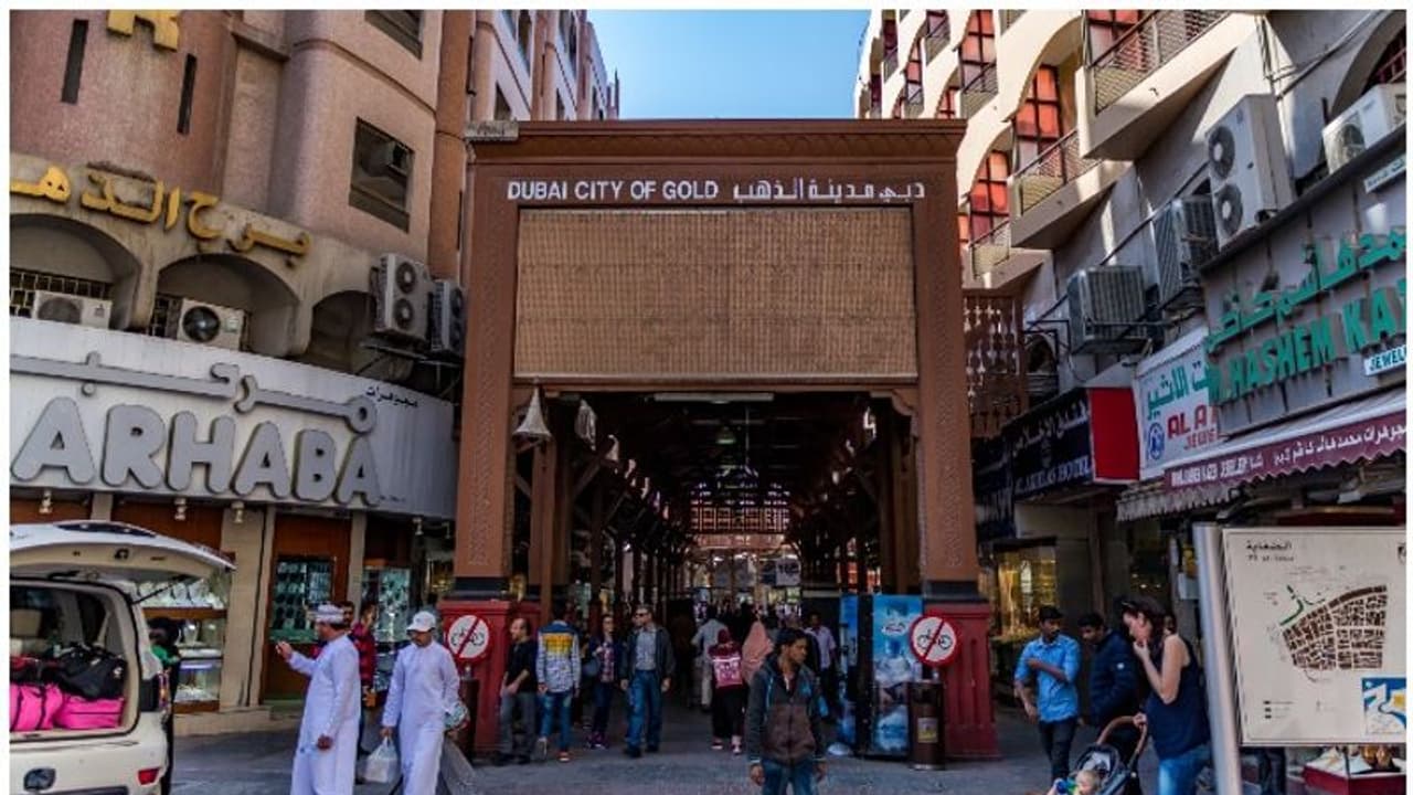 ദീപാവലി ആഘോഷത്തിന് സ്വര്ണത്തിളക്കവുമായി ദുബൈ ഗോള്ഡ് ആന്റ് ജ്വല്ലറി ഗ്രൂപ്പ്; നിരവധി ഓഫറുകള് പ്രഖ്യാപിച്ചു ദീപാവലി ആഘോഷത്തിന് സ്വര്ണത്തിളക്കവുമായി ദുബൈ ഗോള്ഡ് ആന്റ് ജ്വല്ലറി ഗ്രൂപ്പ്; നിരവധി ഓഫറുകള് പ്രഖ്യാപിച്ചു