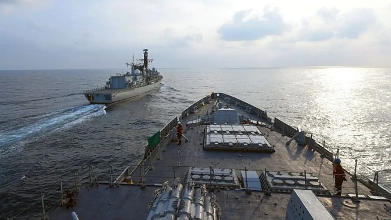 ಹಣಕ್ಕಾಗಿ ದೇಶದ ಸಬ್ಮರೀನ್ ಡೇಟಾ ಲೀಕ್ ಮಾಡಿದ ಕಮಾಂಡರ್ ಸೇರಿ ಐವರ ಬಂಧನ ಹಣಕ್ಕಾಗಿ ದೇಶದ ಸಬ್ಮರೀನ್ ಡೇಟಾ ಲೀಕ್ ಮಾಡಿದ ಕಮಾಂಡರ್ ಸೇರಿ ಐವರ ಬಂಧನ