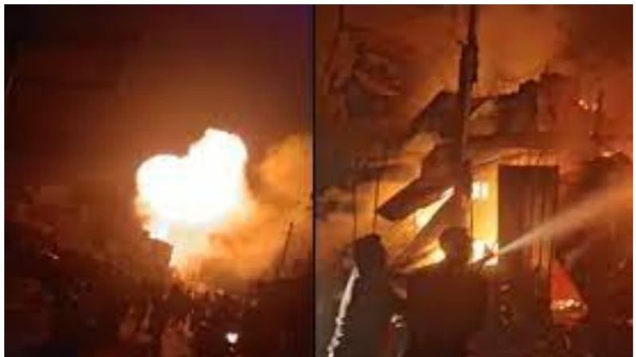 ಪಟಾಕಿ ಅಂಗಡಿಯಲ್ಲಿ ಸ್ಫೋಟ: ಐವರು ಸಾವು, 10 ಮಂದಿಗೆ ಗಾಯ!