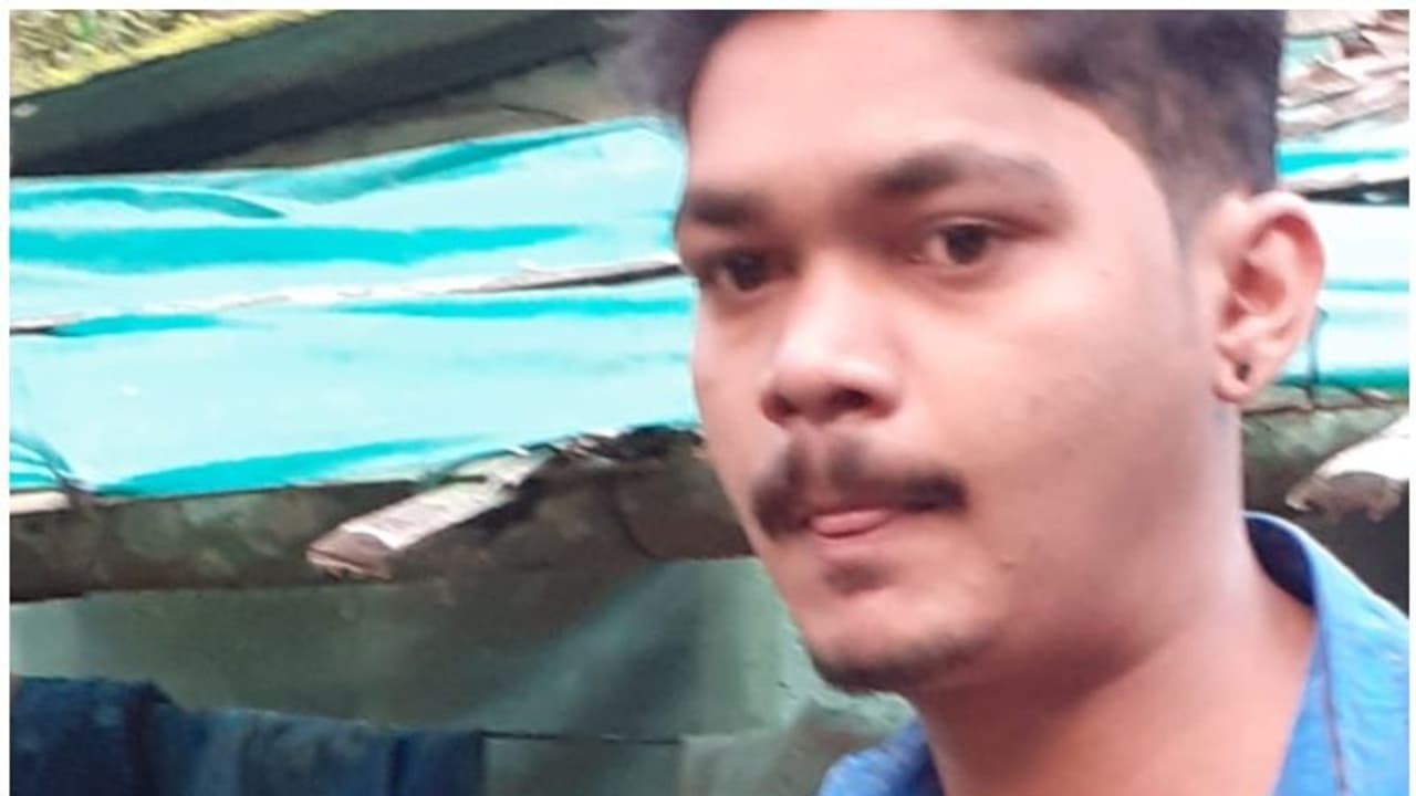 സ്കൂട്ടർ നിയന്ത്രണം വിട്ട് മറിഞ്ഞ് യുവാവ് മരിച്ചു സ്കൂട്ടർ നിയന്ത്രണം വിട്ട് മറിഞ്ഞ് യുവാവ് മരിച്ചു