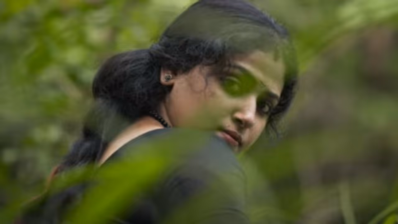 അനു സിത്താരയുടെ തമിഴ് ചിത്രം, 'വന'ത്തിന്റെ ട്രെയിലര് പുറത്തുവിട്ടു അനു സിത്താരയുടെ തമിഴ് ചിത്രം, 'വന'ത്തിന്റെ ട്രെയിലര് പുറത്തുവിട്ടു