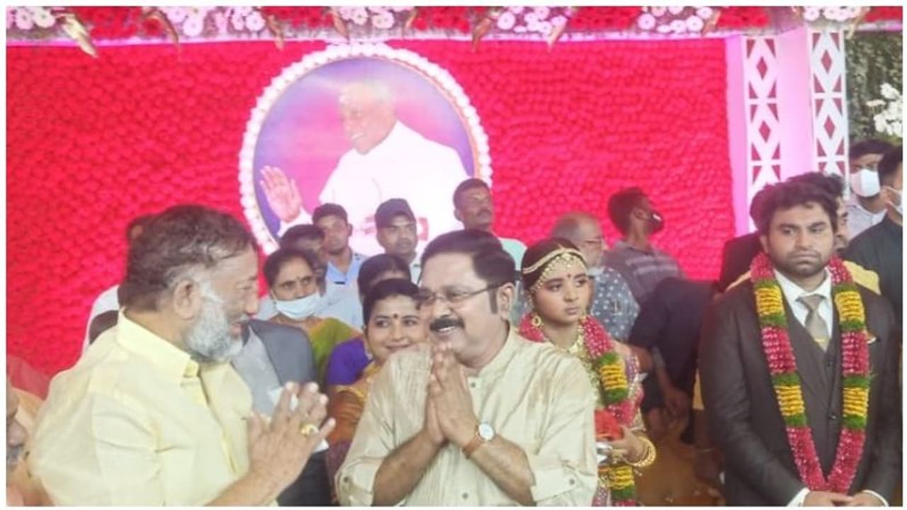 டிடிவியுடன் 11 வருஷம் ஒன்னும் மண்ணுமா இருந்தவன் நான்.. எரியும் தீயில் எண்ணெய் ஊற்றிய ஓபிஎஸ் தம்பி ஓ.ராஜா..