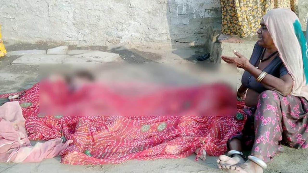 दीवाली से पहले बुझे चिराग: माता पिता काम से गए थे बाहर, लौटे तो घर में पड़ीं थीं 3 बच्चों की लाशें...