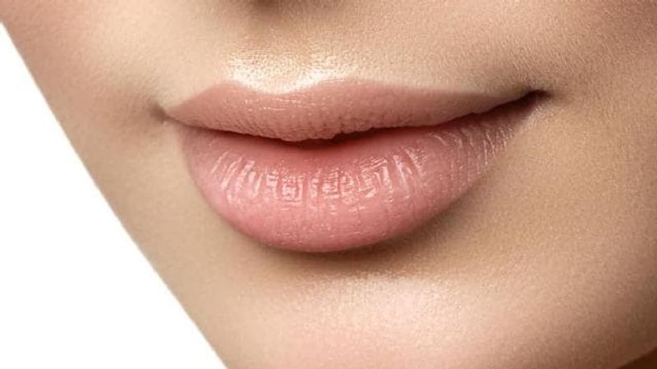 মেয়েদের শরীরের এখানে তিল থাকা খুব শুভ, ঘাড়ে তিল ধৈর্যের কথা বলে মেয়েদের শরীরের এখানে তিল থাকা খুব শুভ, ঘাড়ে তিল ধৈর্যের কথা বলে