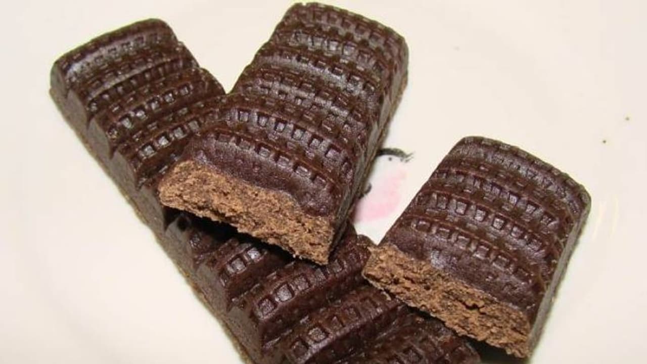 പശുവിന്റെ രക്തമടങ്ങിയ ചോക്ലേറ്റ്, റഷ്യയിലെ പ്രിയപ്പെട്ട ഹെമറ്റോജൻ ബാറുകൾക്ക് പിന്നിൽ പശുവിന്റെ രക്തമടങ്ങിയ ചോക്ലേറ്റ്, റഷ്യയിലെ പ്രിയപ്പെട്ട ഹെമറ്റോജൻ ബാറുകൾക്ക് പിന്നിൽ