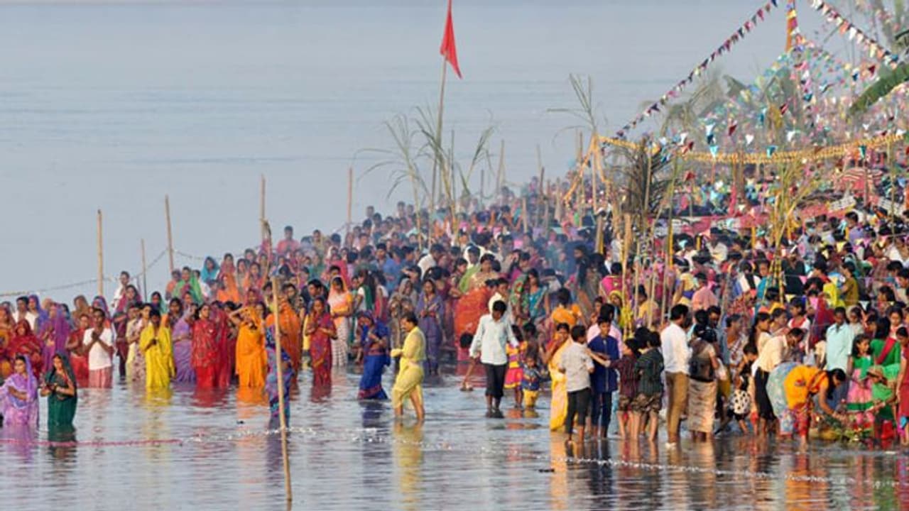 Chhath Puja 2021: बिहार में विशेष तैयारियां, 1400 नदी घाट, 3 हजार तालाबों की सफाई, पटना में इस बार कम जगह