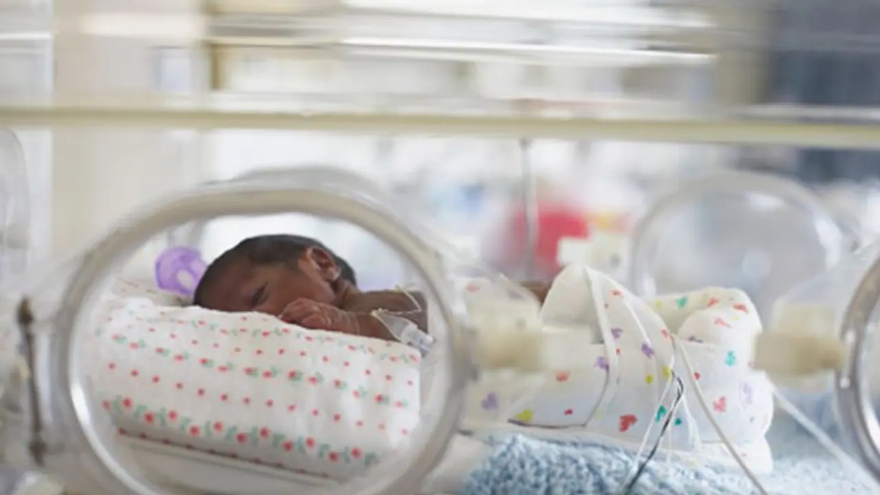 YouTube video: ইন্টারনেটে ভিডিও দেখে শিশুর জন্ম দিল নাবালিকা, হতবাক সকলে