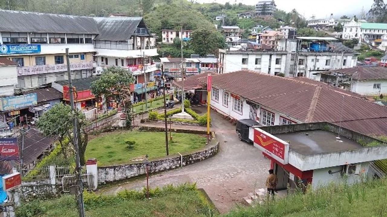 പുറത്ത് പെരുമഴ, അകത്ത് കുടിക്കാൻ തുള്ളിവെള്ളമില്ല, കുടിവെള്ളക്ഷാമത്തിൽ വലഞ്ഞ് മൂന്നാർ പുറത്ത് പെരുമഴ, അകത്ത് കുടിക്കാൻ തുള്ളിവെള്ളമില്ല, കുടിവെള്ളക്ഷാമത്തിൽ വലഞ്ഞ് മൂന്നാർ