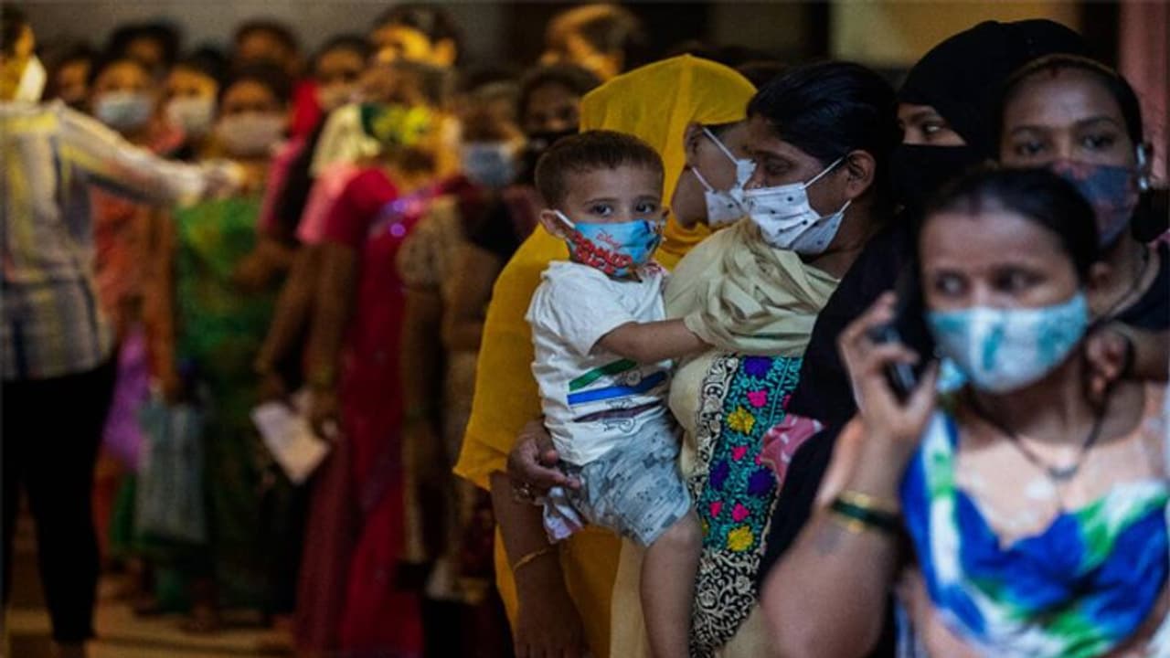 Covid protocol compliance দিওয়ালিতে উধাও কোভিডবিধি, সচেতনতা হারের গ্রাফ নিম্নমুখী Covid protocol compliance দিওয়ালিতে উধাও কোভিডবিধি, সচেতনতা হারের গ্রাফ নিম্নমুখী