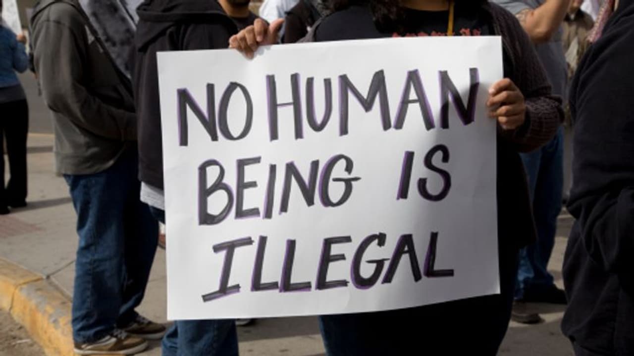 हमारा धर्म तुम्हारे से बड़ा...अल्पसंख्यक होना गुनाह है इन देशों में, देखिए अमेरिका की लिस्ट