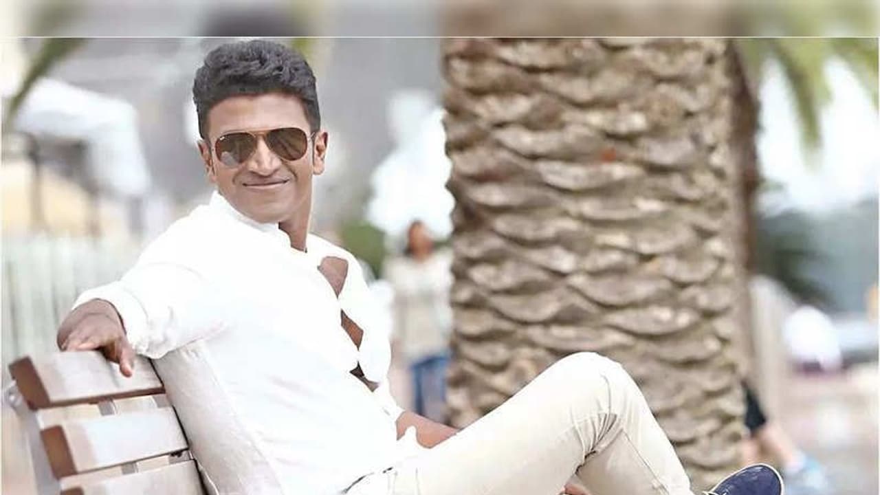 Puneeth Rajkumar death:కుమార్తె వచ్చిన తర్వాతే.. పునీత్ అంత్యక్రియల వివరాలు Puneeth Rajkumar death:కుమార్తె వచ్చిన తర్వాతే.. పునీత్ అంత్యక్రియల వివరాలు