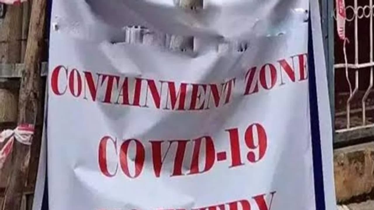 Containment Zone বাড়ছে সংক্রমণ, মুর্শিদাবাদে ৩৫টি কনটেনমেন্ট জোন Containment Zone বাড়ছে সংক্রমণ, মুর্শিদাবাদে ৩৫টি কনটেনমেন্ট জোন