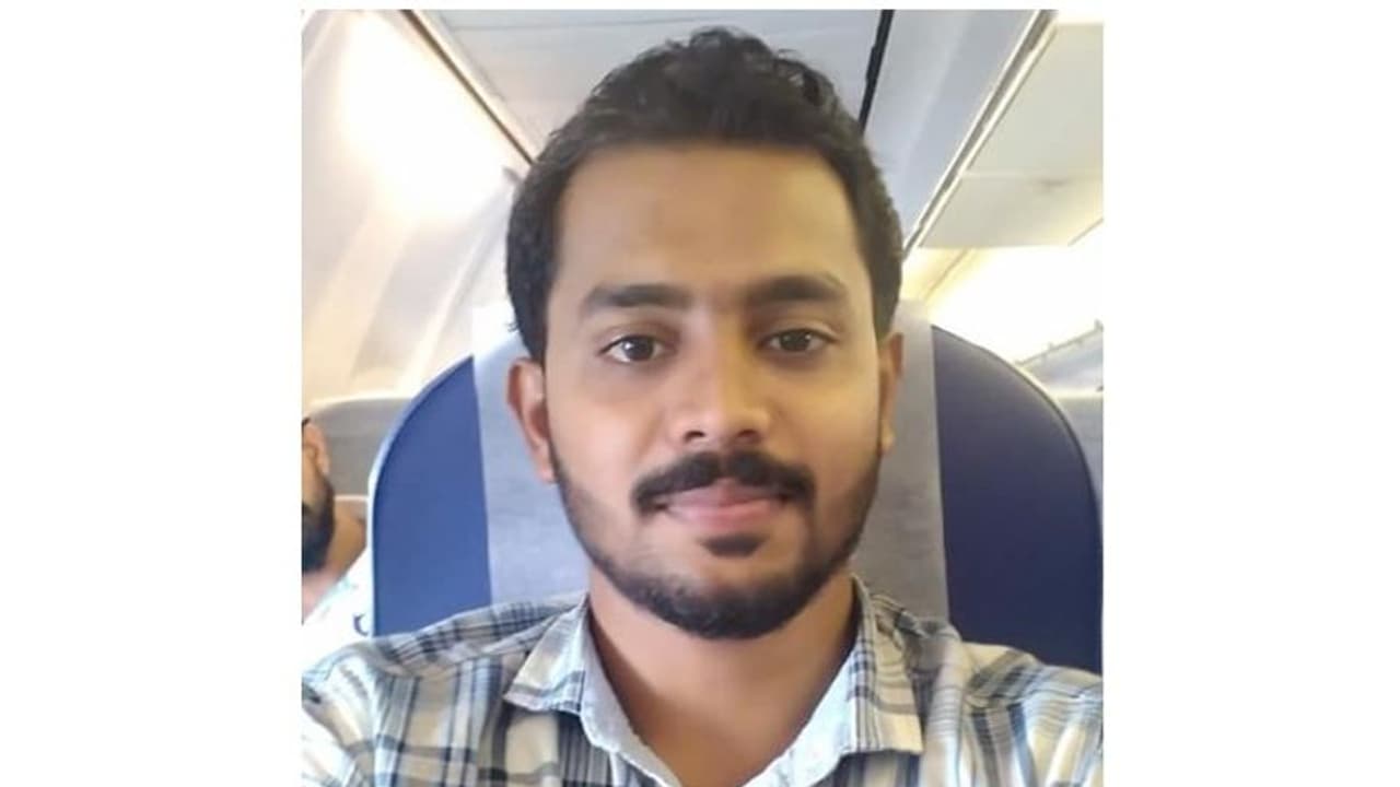 ഒമാനില് വാഹനാപകടം; മലയാളി യുവാവ് മരിച്ചു ഒമാനില് വാഹനാപകടം; മലയാളി യുവാവ് മരിച്ചു